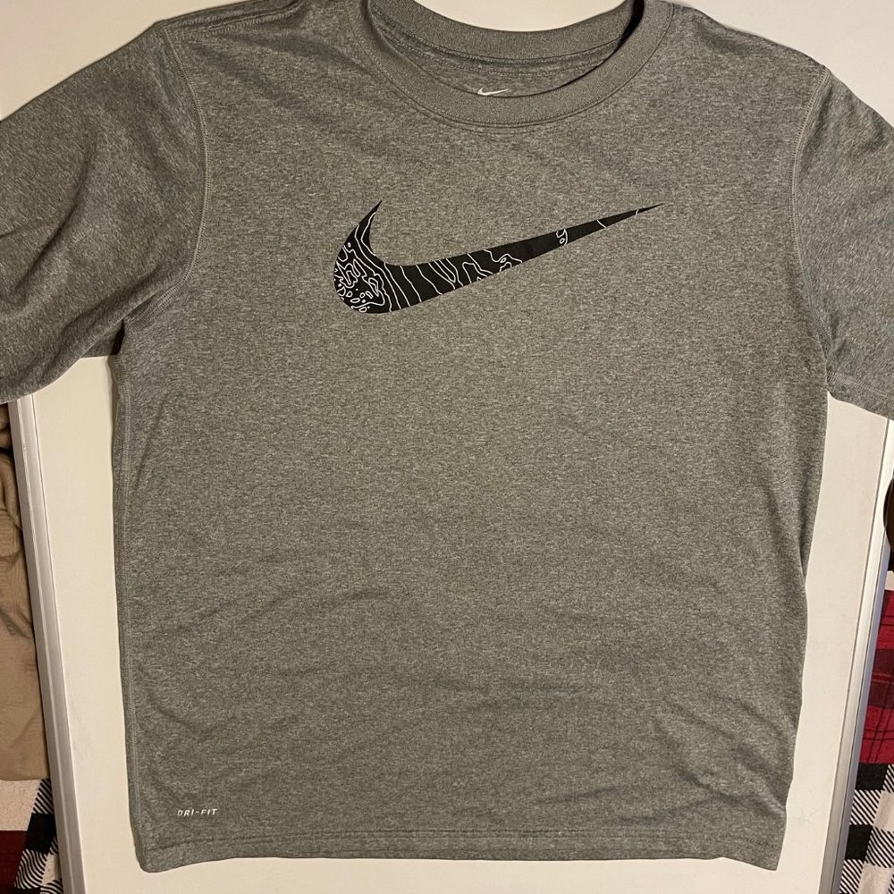 YOUTH NIKE T-SHIRT